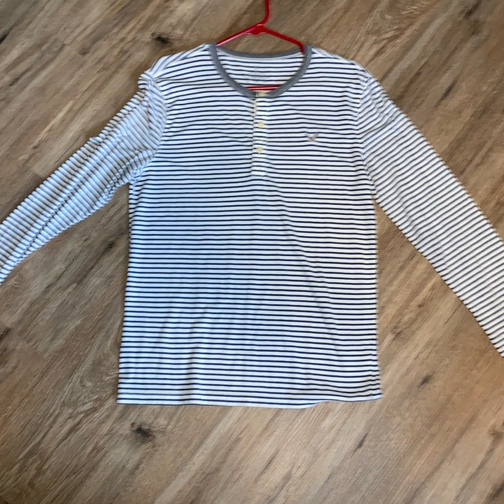 American Eagle outfitters men’s blue and white striped long sleeve shirt